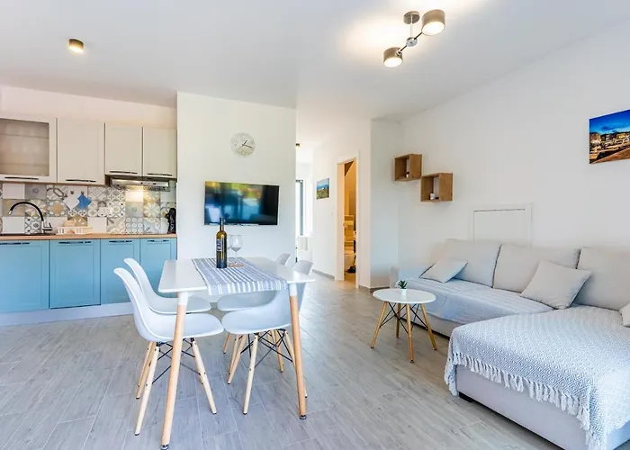 New 4 Star Apartment M&A In Town Cres