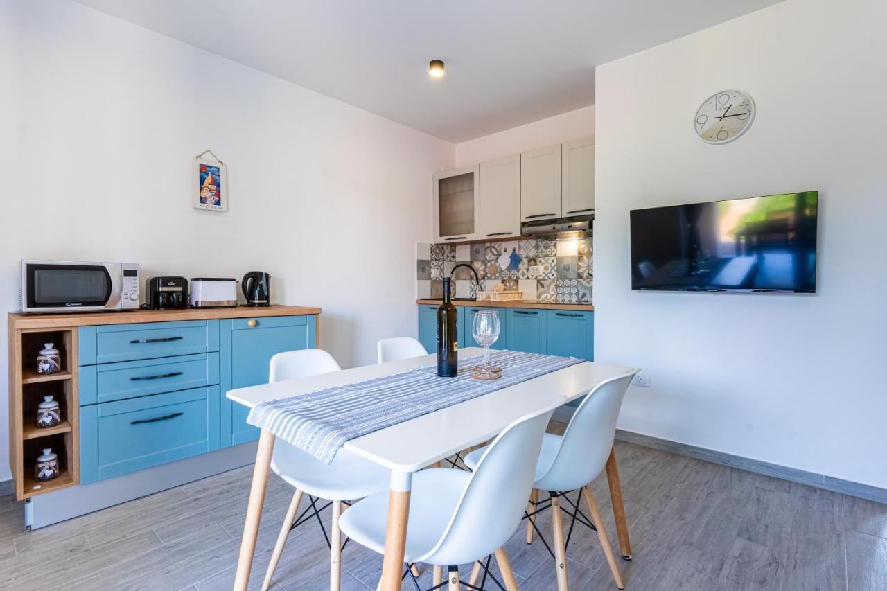 New 4 Star M&a In Town Apartment Cres